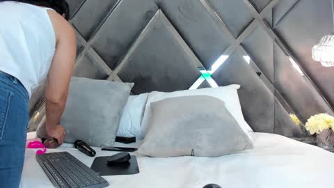 BeckaMils online show from January 10, 4:12 am