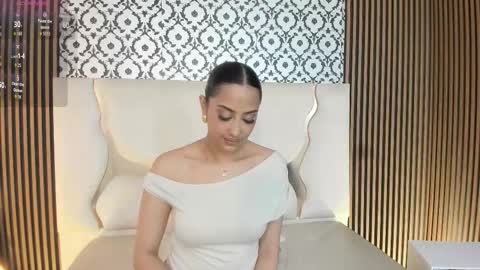 BELLA online show from October 23, 3:40 pm