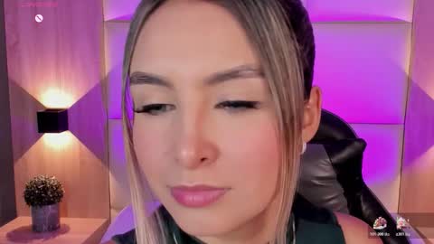 Bella cam online show from November 11, 8:06 pm