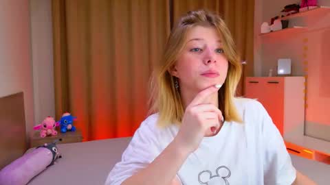 Bella online show from October 23, 9:54 pm