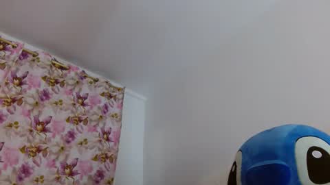 bella_gentle online show from April 8, 10:23 pm