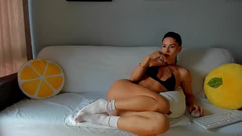 Anna  online show from November 9, 12:01 pm