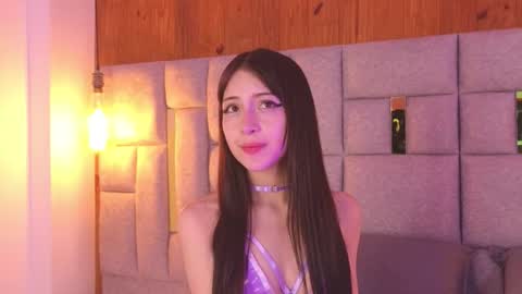 Bella online show from November 28, 3:31 am