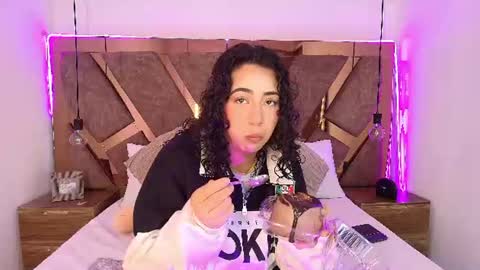 Bella Swwan  online show from July 11, 7:14 pm