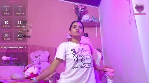 bella_thixx online show from September 23, 5:38 am