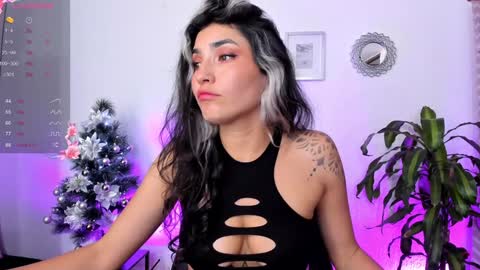 Bella online show from December 14, 7:46 pm