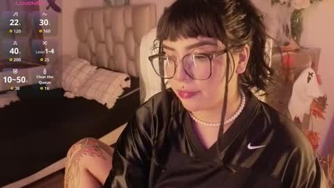 Bella  online show from October 18, 8:32 pm