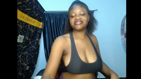 bella online show from April 3, 6:39 pm