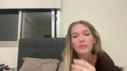 Bella Bloom online show from May 26, 5:56 pm