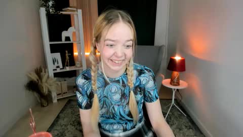 Bella online show from December 14, 10:37 pm