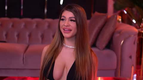 Bella online show from February 22, 8:10 pm