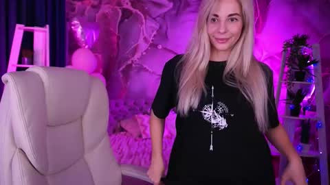 Bella online show from February 24, 3:43 pm