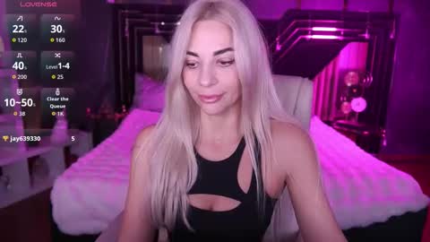 Bella online show from December 22, 8:23 pm