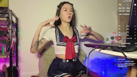 MY OLD PAGE IS NO LONGER. THIS IS MY NEW online show from December 2, 4:03 am