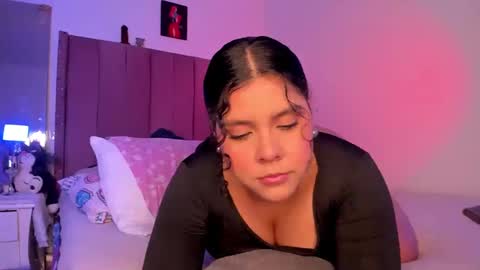 Bella online show from December 19, 9:49 pm