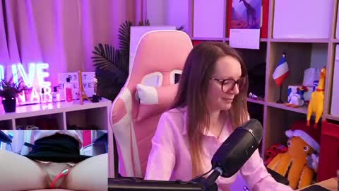 Alice online show from April 23, 12:29 pm