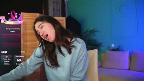 Bella online show from October 13, 3:47 pm