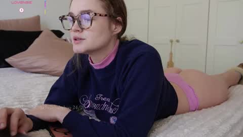 BELLE   online show from May 25, 3:49 am