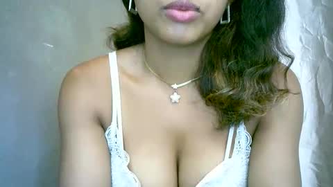 bellibellah online show from April 11, 7:45 am