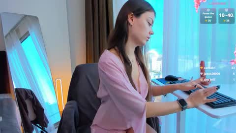 Alice online show from January 17, 1:02 am