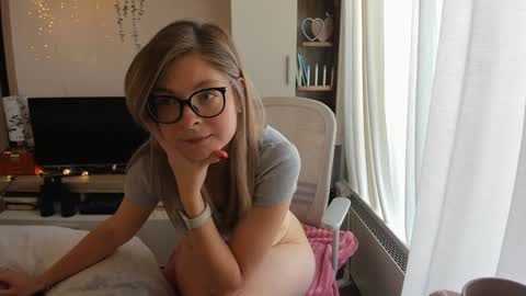 Vicky   online show from February 26, 7:51 am