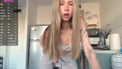 Zo online show from October 1, 1:49 pm