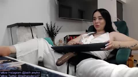 bethanylenz2 online show from September 13, 12:18 am