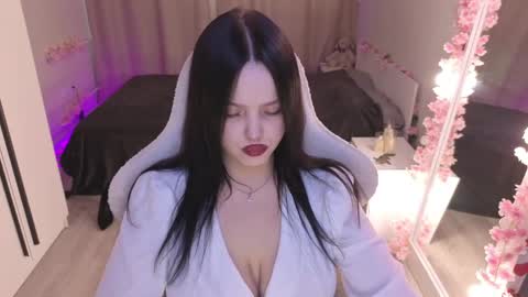 Betty online show from April 12, 1:14 pm