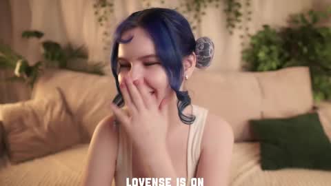 Eliz online show from December 19, 1:43 am