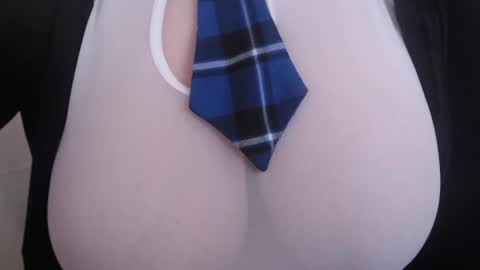 bigbittiesandfun online show from February 7, 6:34 pm