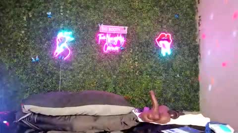 bigbuttsarena online show from April 1, 1:41 pm