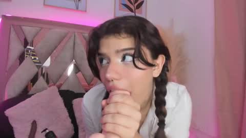 vaioleth online show from February 11, 8:31 pm