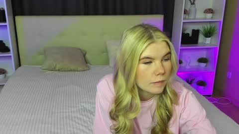 Merlizz  Ana  Emma online show from February 8, 2:36 am