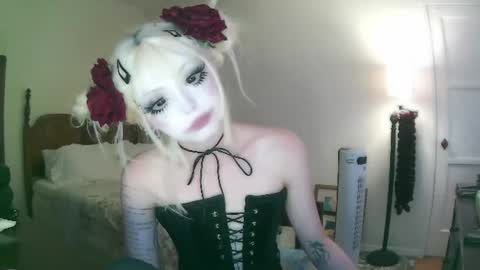 vampire fang  online show from July 8, 6:43 pm