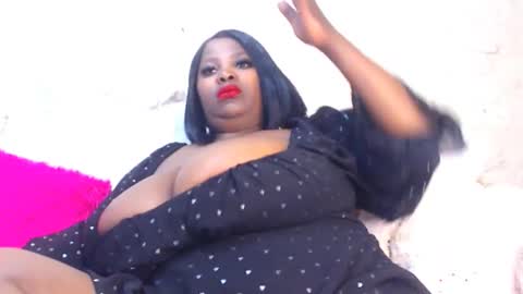 blackladyqx82 online show from June 6, 9:43 pm