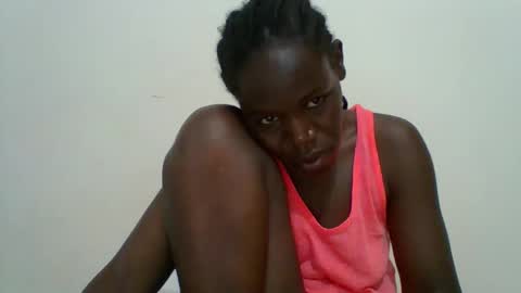 SARAH online show from April 15, 7:36 pm