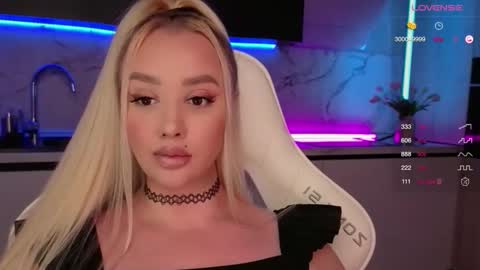 Lana online show from October 3, 8:19 am