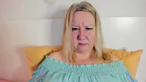 Nicole online show from February 19, 4:23 am