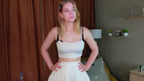 blondensinful online show from June 14, 8:15 am