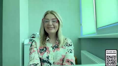 blondie_xoxoxo online show from July 14, 9:35 am