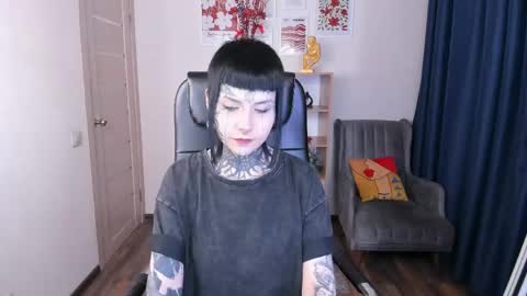 Mary online show from April 27, 8:39 pm