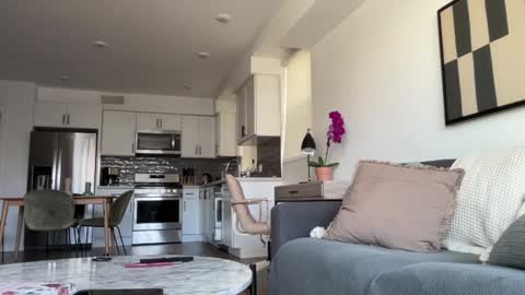 Emma Bloom online show from October 7, 8:57 pm