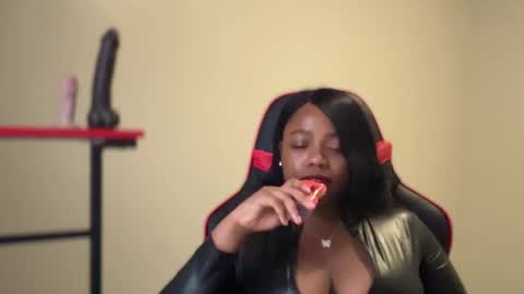       online show from December 1, 9:39 pm