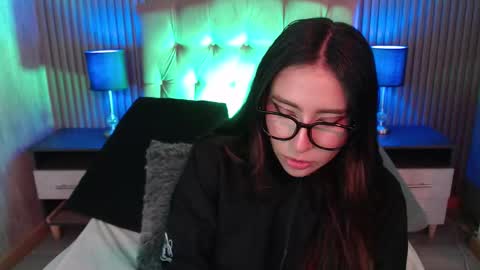 bonnali_lune online show from January 13, 4:18 am