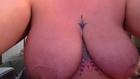 BoredCountryGirl online show from May 31, 4:51 am
