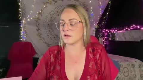 BossMom online show from April 3, 8:18 pm