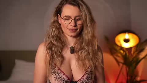 Alex online show from April 24, 3:42 am