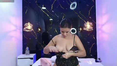 Manuela online show from May 5, 3:53 am