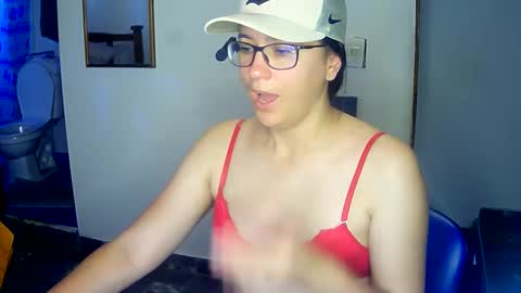 brittanycheeks1 online show from January 22, 7:03 pm