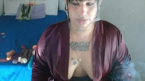 brittanycurvy69 online show from April 1, 11:24 pm